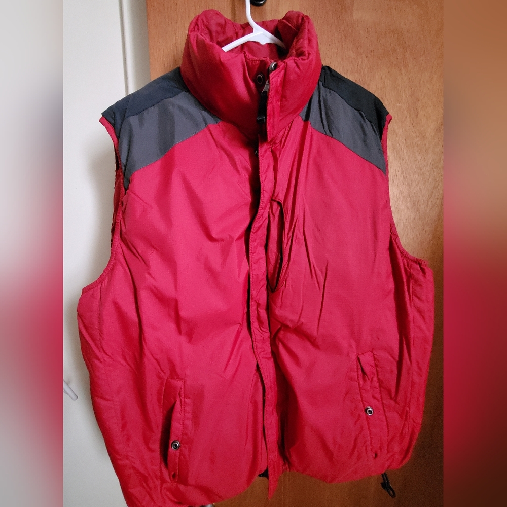 GAP Reversible DOWN vest